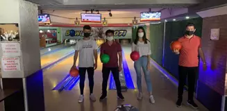 Kırşehir'de AK Parti teşkilatının düzenlediği bowling turnuvası tamamlandı