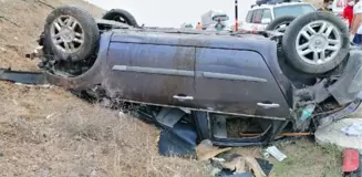 AKSARAY'DA TAKLA ATAN OTOMOBİLDEKİ 1 KİŞİ ÖLDÜ, 2 KİŞİ YARALANDI