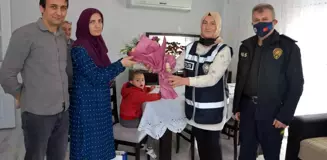 Polis özel öğrencileri yalnız bırakmadı