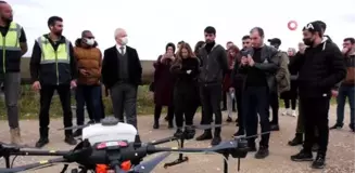 Tohumlar dronela gübrelendi... Aksu Çiftliği'nde drone ile katı gübre uygulaması