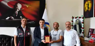 Bingöl haberleri! Türkelili genç üreticiye plaket