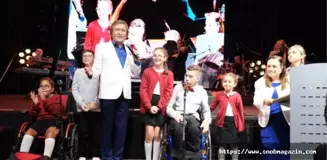 Erol Evgin Cerebral Palsy'li Çocuklarla Şarkı Söyledi