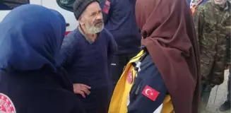 kayıp olarak aranırken 16 saat sonra bir ağacın altında yatarken bulundu