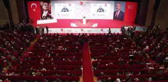 CHP İstanbul İl Kongresi... Turan Aydoğan: 'Siyasette İki Soruyu Kendinize Sormazsanız Siyaset Yapamazsınız, Kimin İçin ve Ne İçin Siyaset...