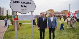 Ayvalık Adliyesi'nin karşısındaki parka Sabih Kanadoğlu'nun adı verildi