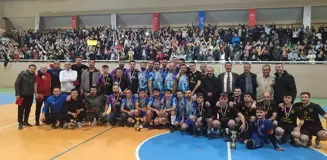 Demirci'de Cumhuriyetin 100. Yılı Futsal Turnuvası Şampiyonu Belli Oldu