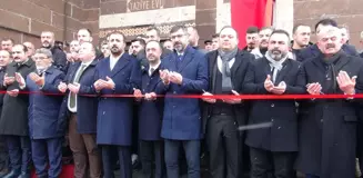 AK Parti Tatvan İlçe Başkanı ve hayırsever iş insanı Erhan Ayaz tarafından Kur'an kursu ve taziye evi açıldı