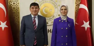 Aile ve Sosyal Hizmetler Bakanı Doha Büyükelçiliğini Ziyaret Etti