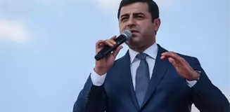 DEM Parti milletvekilleri Mehmet Rüştü Tiryaki ve Saruhan Oluç, Selahattin Demirtaş'ı cezaevinde ziyaret etti