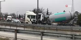 Ters yöne giren tırla beton mikseri kafa kafaya çarpıştı: 2 yaralı