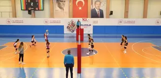 Nevşehir'de Okul Sporları Voleybol Küçükler Kız-Erkek Grup Müsabakaları Başladı