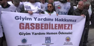 Kamu Emekçileri Giyim Yardımı İçin Protesto Etti