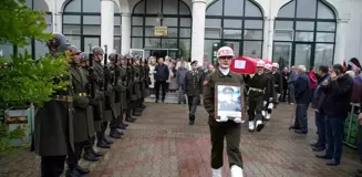 Edirne'de Asansör Kazasında Hayatını Kaybeden Emlakçı ve Emekli Astsubay Son Yolculuğuna Uğurlandı