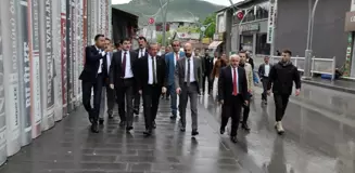 AK Parti Doğu Anadolu Bölgesi Muş ve Hakkari İl Koordinatörü Haşim Taşkıran, Hakkari'de ziyaretlerde bulundu