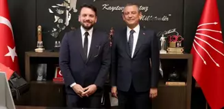 CHP lideri Özel, trol olarak anılan isimle verdiği poza açıklık getirdi