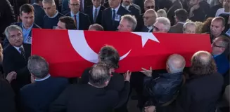 Tiyatro ve sinemanın usta ismi Ayten Gökçer son yolculuğuna uğurlandı