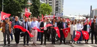 Uşak'ta Gençlik Festivali Kortej Yürüyüşü Düzenlendi