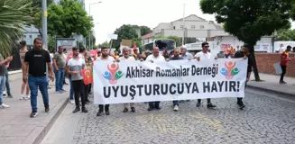 Akhisar Romanlar Derneği 'uyuşturucuya hayır' yürüyüşü düzenledi