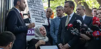 Özel, eşi ve 2 oğlu öldürülen Emine Şenyaşar'a söz verdi! Cumhurbaşkanı Erdoğan'a talebini iletecek