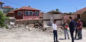 Aslanapa Kaymakamı Dere Köy Camii'nde İncelemelerde Bulundu