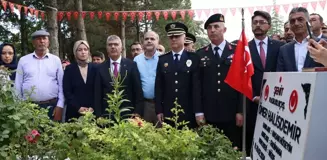 15 Temmuz kahramanı şehit Ömer Halisdemir'in kabri başında tören düzenlendi