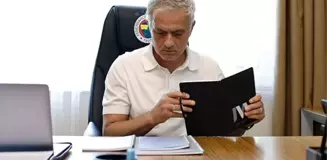 Mourinho'nun hiç acıması yok! Fenerbahçe'de takımın yarısı gidici