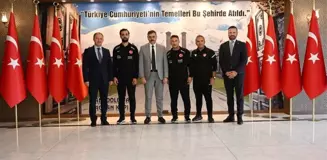 19 Yaş Altı Milli Futbol Takımı Erzurum Valisi'ni ziyaret etti