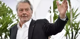 Fransız sinema efsanesi Alain Delon hayatını kaybetti