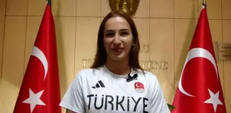 Milli güreşçi Buse Tosun Çavuşoğlu Marmaris Kaymakamı'nı ziyaret etti