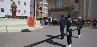 30 Ağustos Zafer Bayramı Törenleri Van, Hakkari, Bitlis ve Muş'ta Düzenlendi