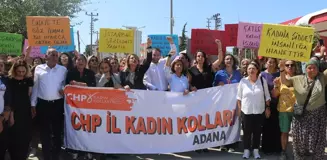 Adana'da Kadın Cinayeti Protesto Edildi