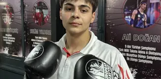 Zayıflamak İçin Muaythai Yapan Genç Şampiyon Altın Madalya İçin Dünya Şampiyonasına Hazırlanıyor