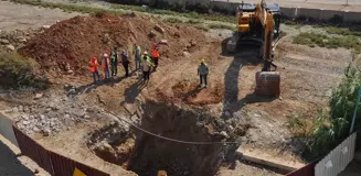 Doğal gaz ana borusu delindi, çevreye toprak ve taş parçaları savruldu