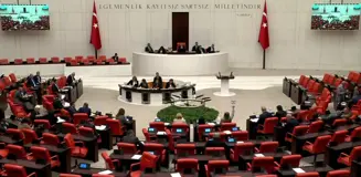 CHP'li Bülbül, Depreme Dayanıksız Okulda Eğitimin Devam Etmesine Tepki Gösterdi