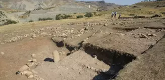 DOSYA HABER - Mardin'de 12 bin yıllık izlerin bulunduğu arkeolojik alan: Boncuklu Tarla