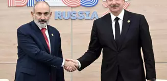 Aliyev ve Paşinyan BRICS Zirvesi'nde Barış Sürecini Görüştü