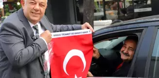 Düzce'de Esnafa Türk Bayrağı Dağıtımı