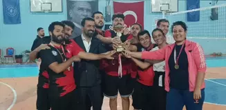 Kozan'da voleybol turnuvası düzenlendi