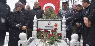 Şehit öğretmen Necmettin Yılmaz, Gümüşhane'de mezarı başında anıldı