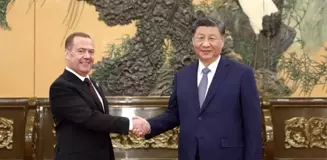 Xi Jinping ve Dmitriy Medvedev'den Önemli Görüşme