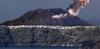 Santorini'deki volkan aktif hale geldi! Yunan uzman beklenilen iki senaryoyu açıkladı