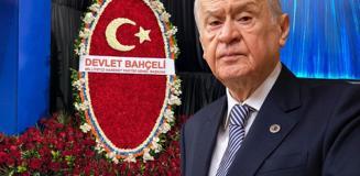 Bahçeli AK Parti kongresine çelenk gönderdi! Mesaj çiçeklerin sayısında gizli