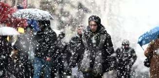 Tarihe geçecek sıcaklık değişimi! İstanbul'a bile kar yağışı göründü