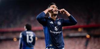 Manchester United ve Tottenham, finale göz kırptı