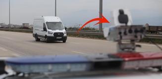1 yıldır yol kenarlarında! Aynı anda 4 araca ceza kesebiliyor