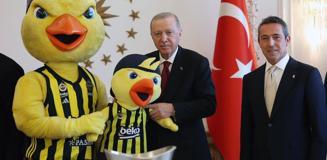 Cumhurbaşkanı Erdoğan, EuroLeague şampiyonu Fenerbahçe Beko'yu kabul etti