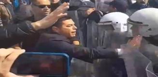 Polis barikatına saldıran CHP'li başkana kamu davası