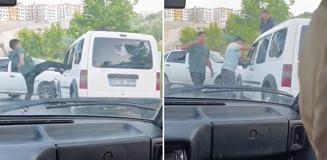 Kaza yapınca çileden çıktı, aracın camını tekmeyle kırdı