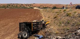 Şanlıurfa'da traktör devrildi: 2 ölü