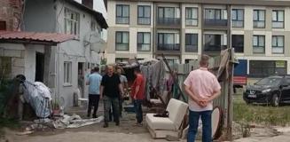 Bayram ziyaretinde çocuğunun evinde eski eşini öldürdü